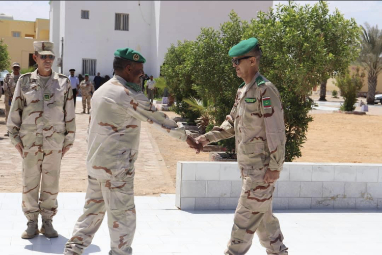 Le CEMAT supervise la passation de commandement au lycée Militaire 