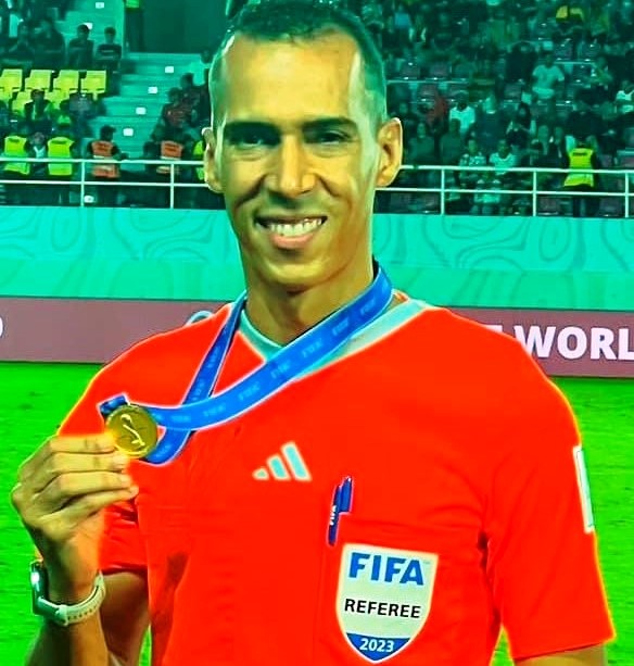 CAN 2025 : Qui est Dahane Beida, l’arbitre mauritanien du match Sénégal vs Soudan ? 
