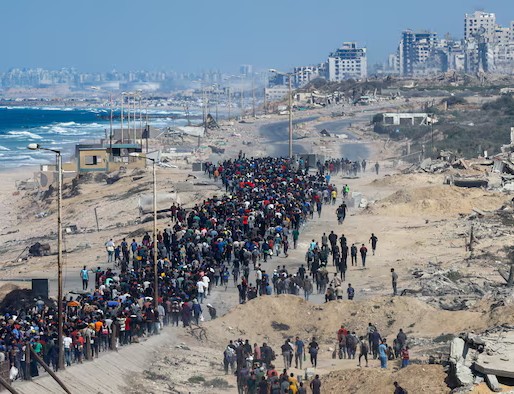 Cessez-le-feu à Gaza : les images historiques des milliers de Palestiniens qui regagnent le nord du territoire