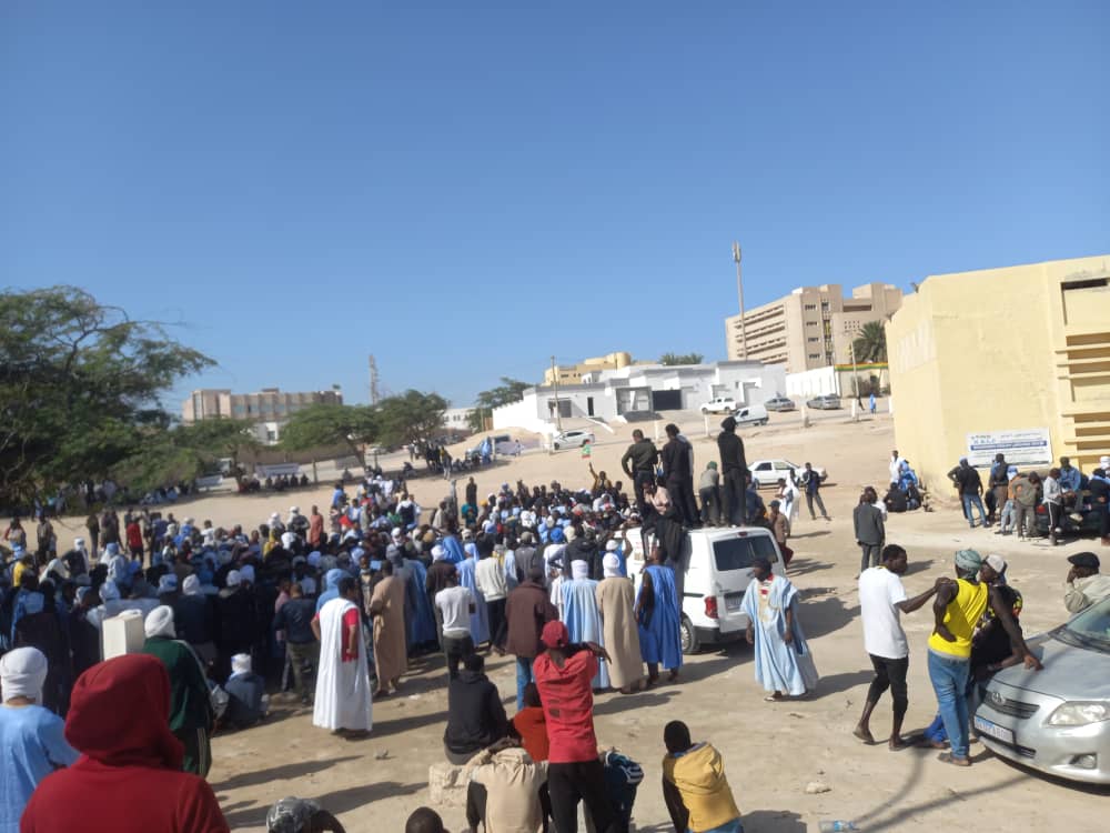 Des pêcheurs artisanaux s’insurgent contre « des décisions du ministre des pêches »