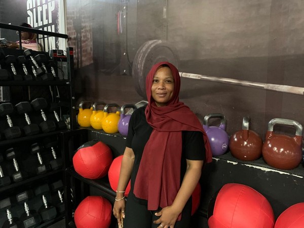 Vidéo. Femmes et Fitness : immersion dans une salle de sport à Nouakchott
