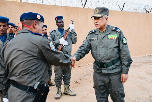 Le chef d’état-major de la garde nationale visite le regroupement régional n° 8 de la ville de Tidjikja