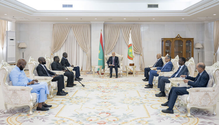 Le Président de la République reçoit le ministre sénégalais de l’Energie et du Pétrole
