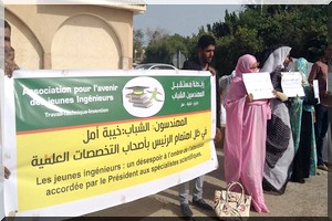 Les jeunes ingénieurs chômeurs en sit-in devant la présidence