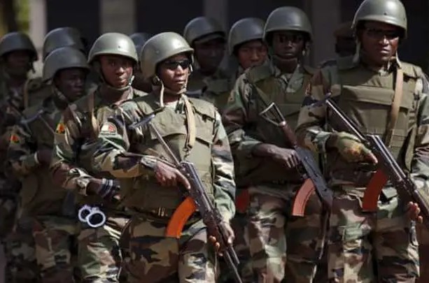 Le Mali remet à l’ambassade de Mauritanie à Bamako deux mauritaniens arrêtés par les FAMa