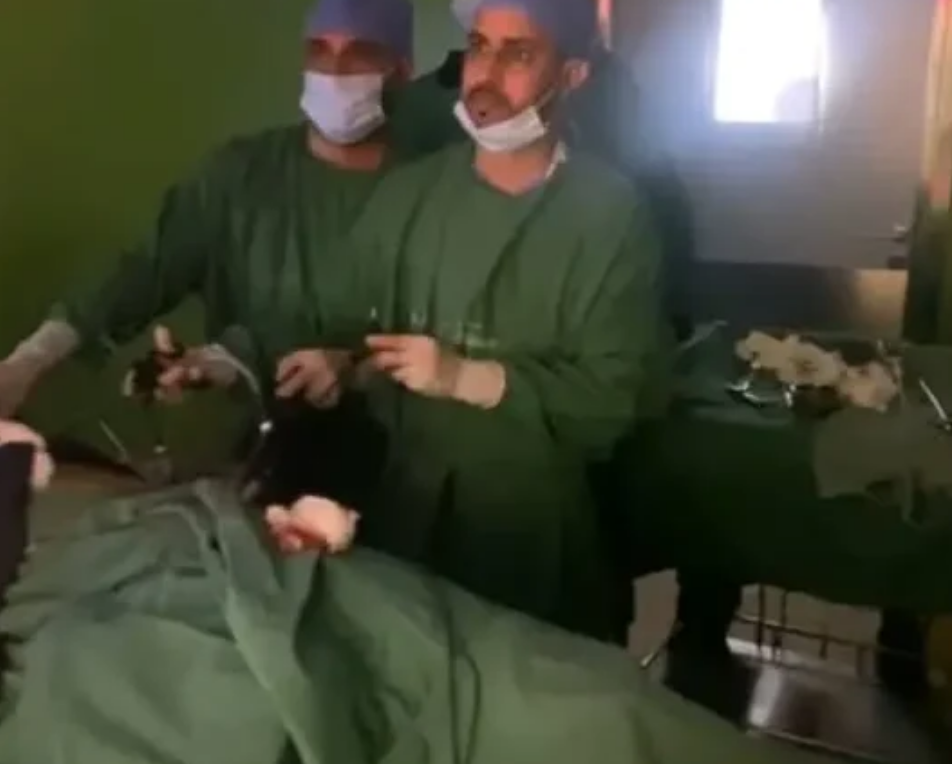 Première opération d’ablation d’une pierre urétérale par chirurgie laparoscopique à l’Hôpital de l’Amitié