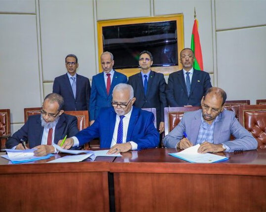 Signature d’une convention de partenariat tripartite pour la mise à disposition de la main d’œuvre nationale