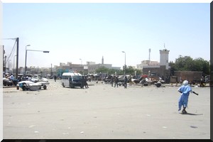 Des dockers grévistes menacés avec des armes réelles 