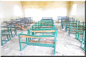 L’école de M’Botto : manque criant de tables-bancs. 