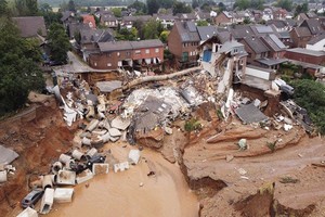 Inondations en Allemagne : la commune d'Erftstadt-Blessem dévastée par un glissement de terrain