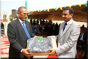 Le ministère de l'éducation prime certains professeurs et élèves lauréats des examens nationaux